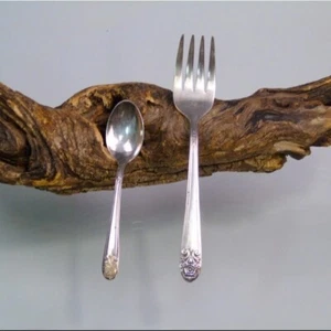 International Silver Vintage 1954 Melody Pattern Silverplate Spoon And Fork - Picture 1 of 10