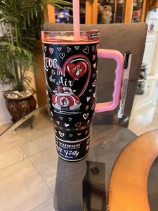 BUC-EE'S VALENTINES DAY Tumbler “LOVE IS IN THE AIR” Buc-ee’s New for 2025 40 oz - Picture 1 of 13