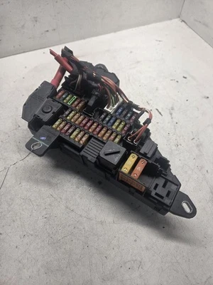 Caja de fusibles motor maletero montado para 06-10 BMW 650i 1445640 Foto 1 de 4