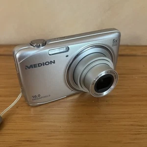 Medion Digital Camera 16.0 MP Like New Boxed Condition Silver Y2K 2000s Flash - Picture 1 of 10