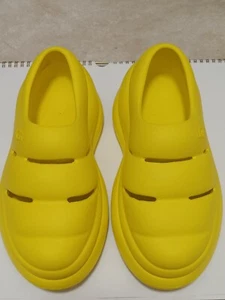 Ugg Shoes Yeah Rubber Sculpted Clog Canary Yellow Size 5 - Picture 1 of 6