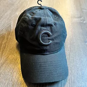 Chicago Cubs MLB Logo Essentials Negro 9Forty Snapback - Imagen 1 de 3