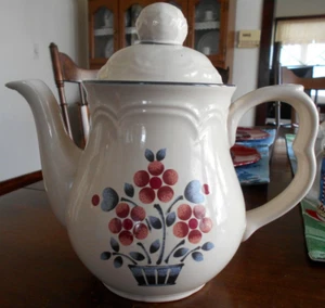 Brambleberry Teapot Coffee Pot (s) 48 oz Cumberland Hearthside Stoneware White ! - Picture 1 of 14