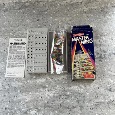 RARE VINTAGE MINI MASTERMIND STRATEGY COMPACT TRAVEL GAME BY WADDINGTONS - Image 1 of 4