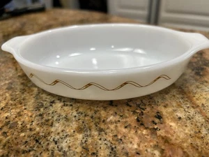Pyrex gold ribbon pixie —excellent - Picture 1 of 4
