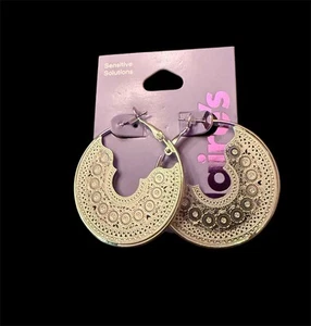New Claire’s Sensitive Solutions Earrings - Picture 1 of 4