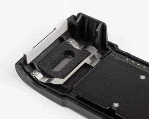 Serrure de porte arrière Nikon F100 | Pièce détachée pour appareil photo Nikon | Réparation Nikon F100 - Photo 1 sur 4