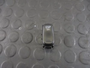 49699 Mercedes Benz CLK 200 C208 W208 ESP Schalter Taste 21082135 - Bild 1 von 3