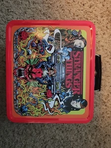 Stranger Things "The Gang" Metal Lunchbox Stranger Things Season 5 Lunchbox NEW - Picture 1 of 6