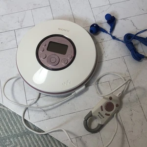 SONY Walkman Portable CD Player - White Pink D-NE320 Atrac Plus MP3 Works - Picture 1 of 20