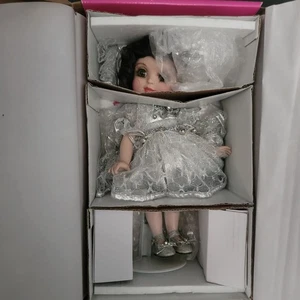Bambola da collezione Marie Osmond Silver Belle Danbury come nuova An Adora Belle 12 1/4" - Foto 1 di 7