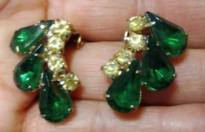 Grüne Träne klar Strass Clip auf Ohrring rund goldfarben Vintage Halbmond Umarmung - Bild 1 von 10