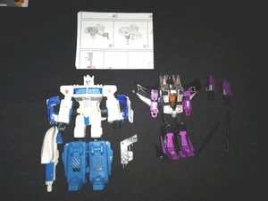 Transformers Classics Gift Set Battle For Autobot City Ultra Magnus Vs Skywarp - Picture 1 of 5