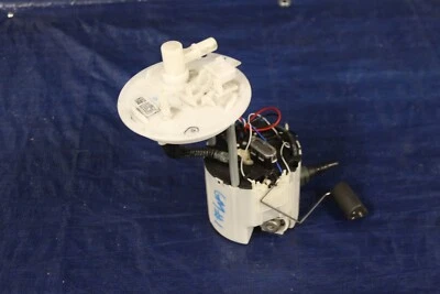 2018 CHEVROLET CAMARO SS 6.2L V8 OEM ENGINE FUEL PUMP SENDING UNIT #1 - Image 1 of 4