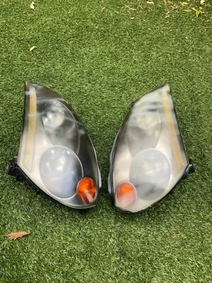 Infiniti g35 Coupe Headlights 2004 OEM Used  - Image 1 of 4