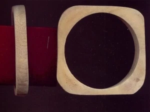 1 VINTAGE GENUINE NATURAL WOOD 12mm. SQUARE BANGLE BRACELET 3999 - Picture 1 of 1