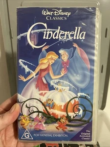 Cinderella Walt Disney's Classics - VHS Video - - Picture 1 of 5