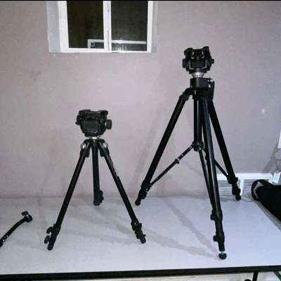 Juego de trípode para cámara Manfrotto incluye 475B con 501HDV y 3001BN con cabezal 501  Foto 1 de 4