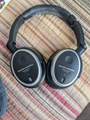 Audio-Technica ATH-ANC7B Noise-Canceling Headphones w/case, cables, battery - Image 1 of 4