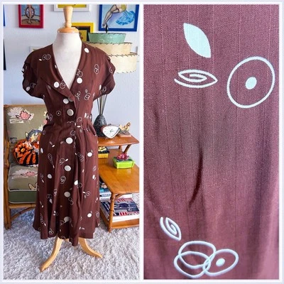 Vintage 1950s Dress Brown White Novelty Atomic Print S M 50s 40s Pinup linen - Image 1 of 4