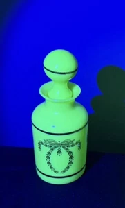 Antique French Opaline Glass Vase/Perfume Bottle PV France Uranium - Picture 1 of 2