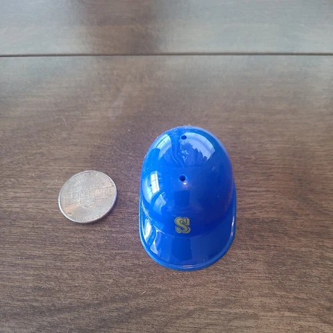 Nice Vintage Laich Seattle Mariners Gumball Mini Helmet. Rare Cover