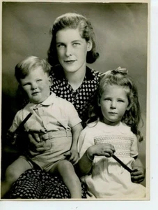 8 x 10 Original Foto von Marcus Adams Mrs. Franklin Braithwaite & Kinder  - Bild 1 von 2