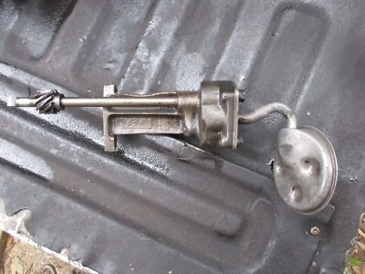 1971 FARMALL INTERNATIONAL IH 766 GAS FARM TRACTOR ENGINE OIL PUMP FREE SHIP - Image 1 of 4