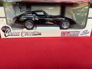 UT models Classic collection 1978 Black Corvette1:18 - Picture 1 of 4