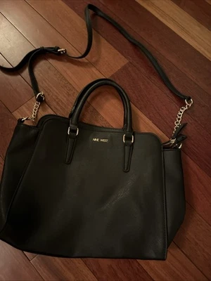 Bolsa de mão e ombro feminina preta Nine West - Imagem 1 de 4