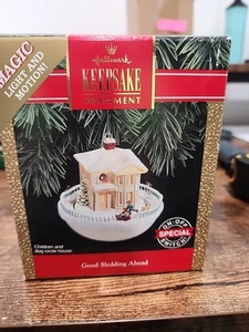 Hallmark Keepsake Ornament 1992 buen trineo luz delantera y movimiento-trineo fuera de pista - Imagen 1 de 5