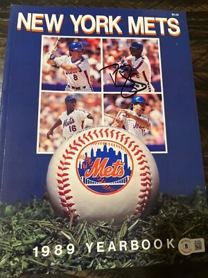 Autographed Darryl Strawberry 1989 New York Mets Yearbook Beckett BAS Signed - Image 1 of 4