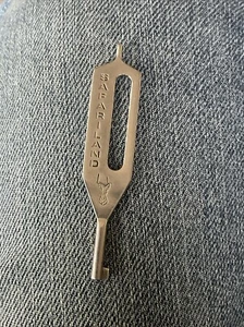 Safariland Stainless Steel Tactical Slotted Single Handcuff Key - HK-10 - Picture 1 of 2