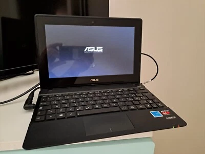 computer portatile Asus - Immagine 1 di 4