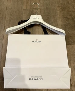 Moncler weiße Papier Einkaufstasche 14*12*5" und weißer Aufhänger - Bild 1 von 7