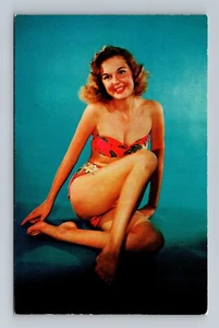 Pin-Up Girl Badende Schönheit gut ausgedrückt L-11 - Pinup Postkarte - Bild 1 von 2