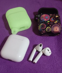 Apple AirPods 1st Generation White W/ Charging Case and 2 soft protectors Tested - Picture 1 of 5
