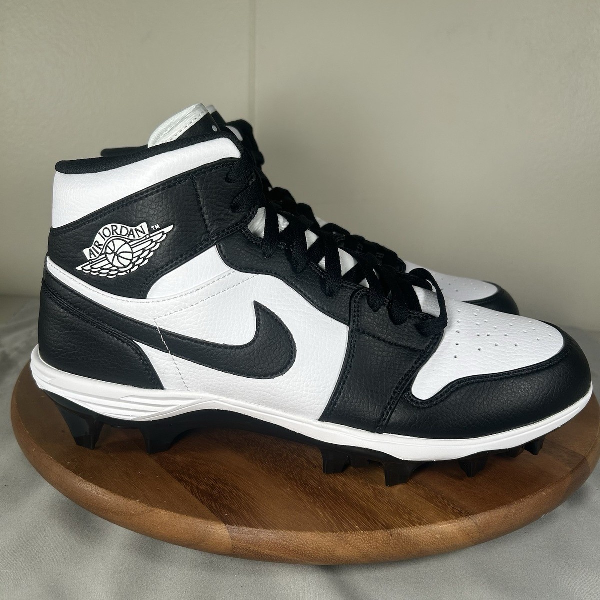 Jordan 1 TD Cleat Mid Black White for Sale | Authenticity Jordan 1 TD Cleat Mid Black White for Sale | Authenticity