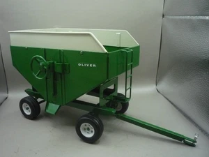 Ricambi Ricambio Personalizzato Oliver Custom Gravity Wagon 1/16 Ertl - Foto 1 di 4