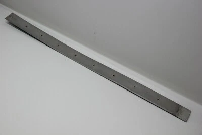 Piper PA-28-140 切诺基挡风玻璃中心装饰条,P/N:63070-07 / 63070-007 — 第 1/4 张图片