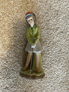 Estatuilla femenina de golf vintage de porcelana de 8" - Imagen 1 de 6