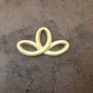 WoodUbend 9.6cm Trinity Knot #1351 Furniture Applique/Moulding/Onlay Bendable - Picture 1 of 2