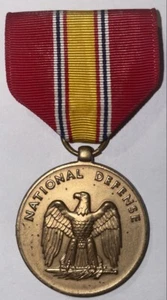 Nationale Verteidigungsmedaille Vietnam Ära (2) - Bild 1 von 2