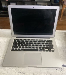 Apple MacBook Air A1369 13.3" Laptop - MC965LL/A (July, 2011) - Picture 1 of 7