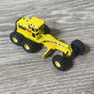 Maisto Tonka Hasbro 1998 Mini Road Grader Yellow Diecast 1:64 Vintage Toy - Picture 1 of 5