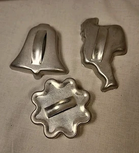 Aluminum VTG Santa Bell Christmas Wreath Cookie Cutters - Picture 1 of 2