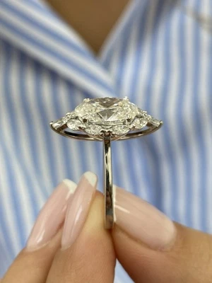 Oval Diamond Ring VS1 E IGI Certified 3.7 Ct Marquise Lab created 18K White Gold - Image 1 of 4