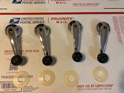 MANIJA DE 4 VENTANAS-FORD MUSTANG-1979-1986 (CROMO Y BOTÓN NEGRO) #D5DB-6623348-AA Foto 1 de 4