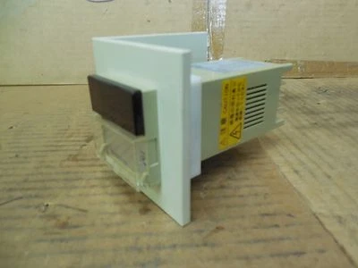 Controlador de temperatura Toho Electrics TX48L-01-PE1 TX48L01PE1 100/110 VAC usado Foto 1 de 3