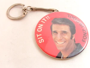 Serie de TV de Colección © 1977 HAPPY DAYS Fonz Is Cool Sit On It Llavero ESPEJO! Raro - Imagen 1 de 2